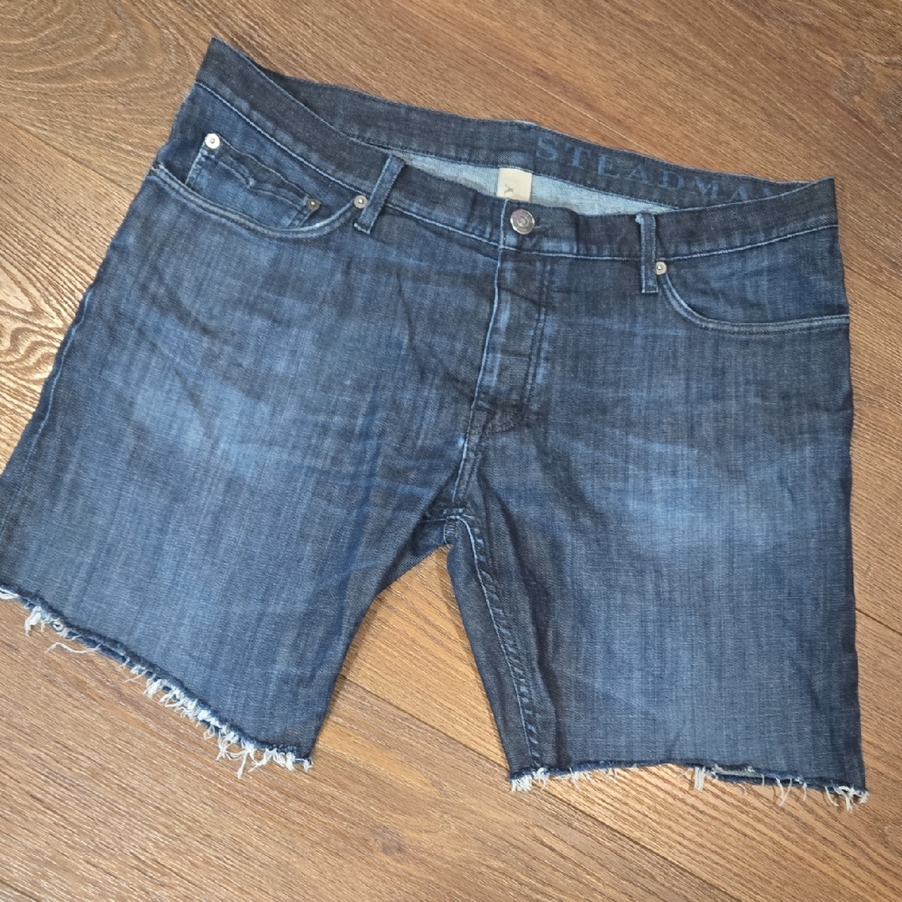 BURBERRY BRITT SLIM DENIM CUT OFF SHORTS SIZE 36R.    #7231